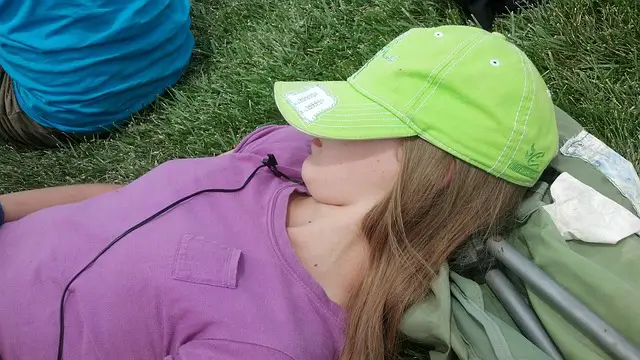 Does Teens Sleep disturb due to outdoor light?